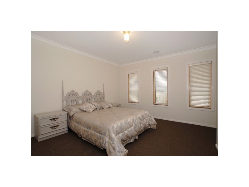 31 Lakeside Drive, Sandhurst VIC 3977