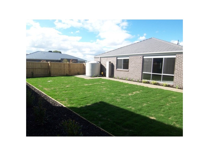 212  Aylmer Road, Lyndhurst VIC 3975