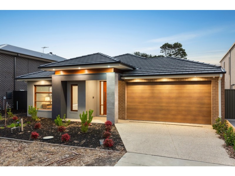 21 Sutton Crescent, Carrum Downs VIC 3201