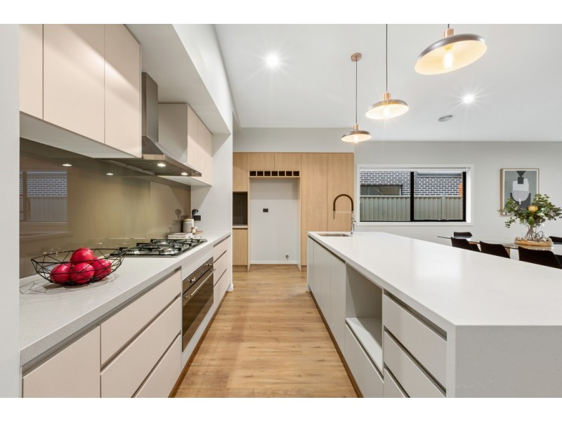 21 Sutton Crescent, Carrum Downs VIC 3201