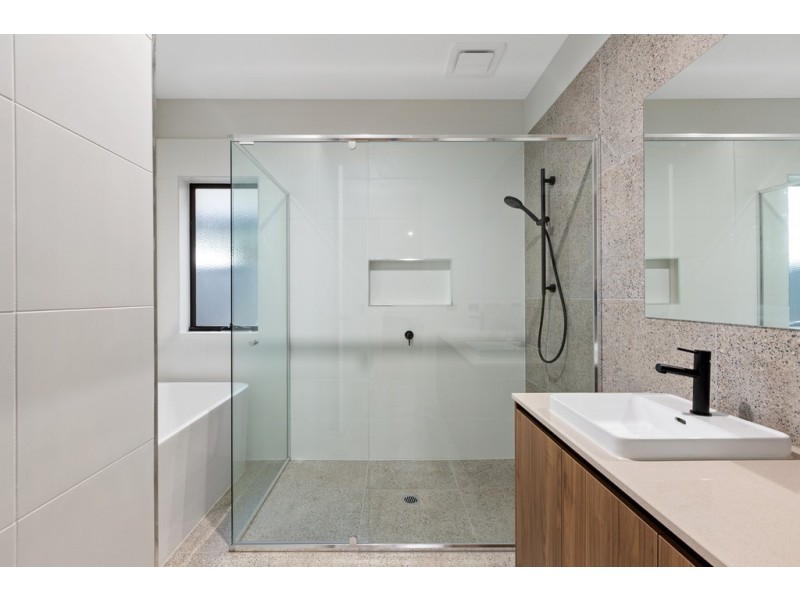 21 Sutton Crescent, Carrum Downs VIC 3201