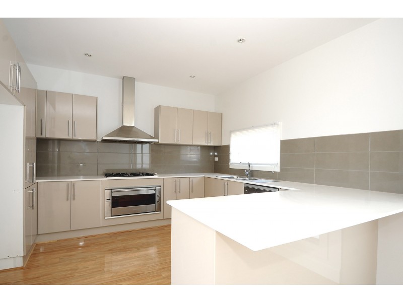 1/10 Johnson Avenue, Carrum VIC 3197