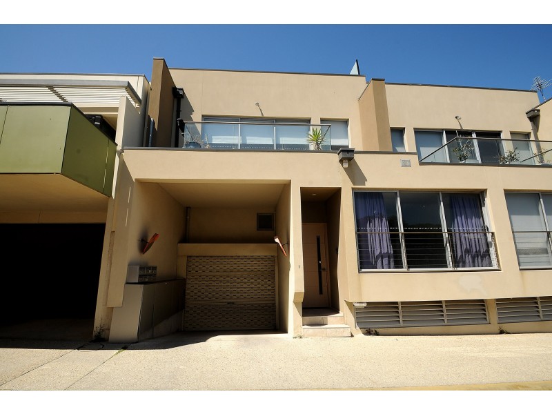 1/10 Johnson Avenue, Carrum VIC 3197