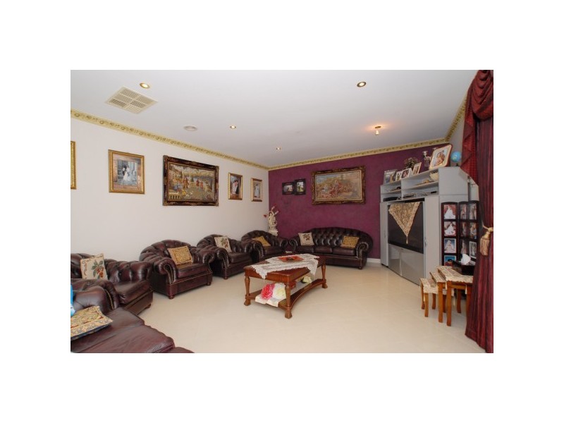 17 Diamond Parade, Skye VIC 3977