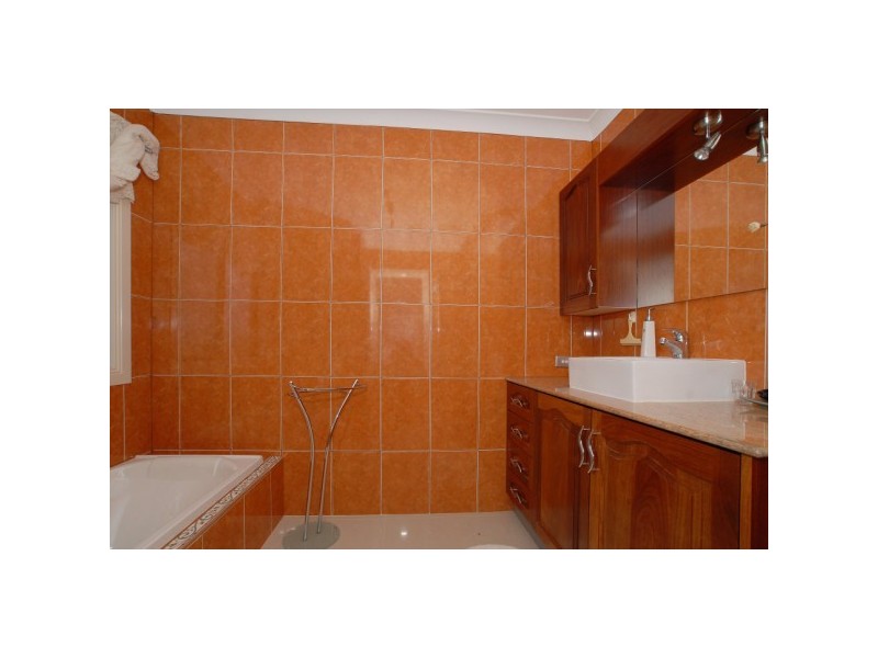 17 Diamond Parade, Skye VIC 3977