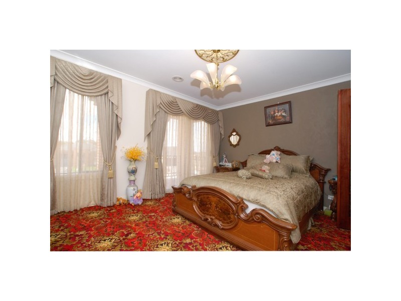 17 Diamond Parade, Skye VIC 3977