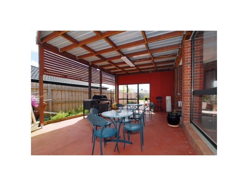 17 Diamond Parade, Skye VIC 3977