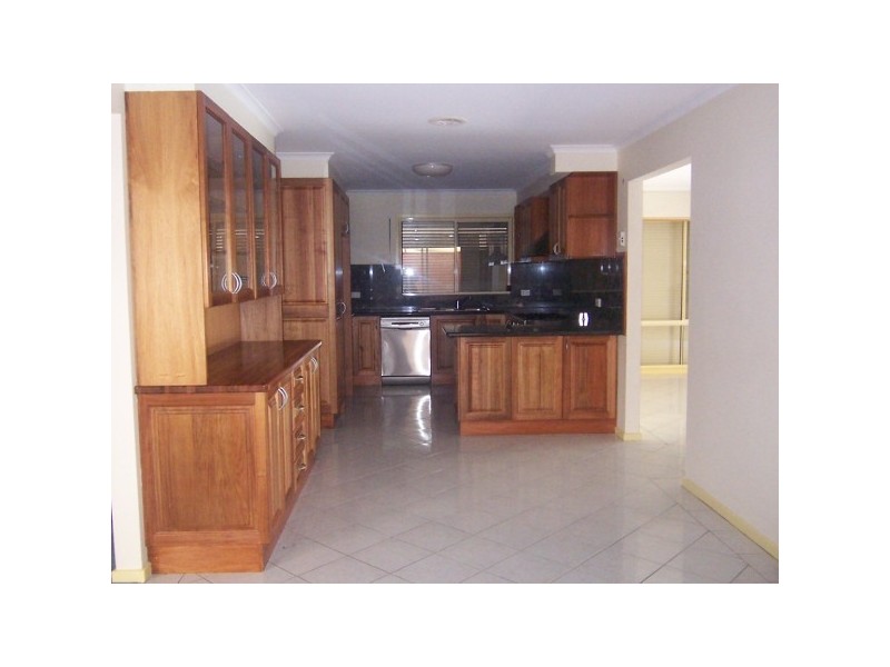 36 Oakwood Drive, Carrum Downs VIC 3201