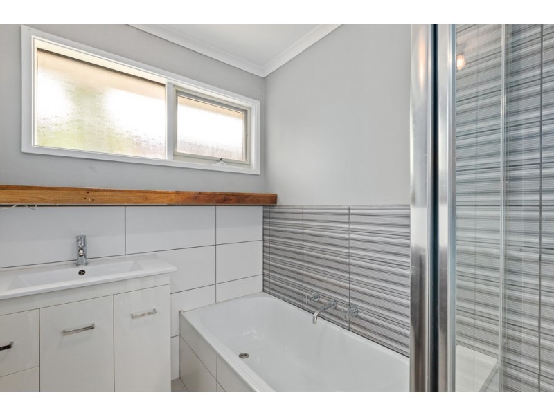 208 Hall Road, Carrum Downs VIC 3201