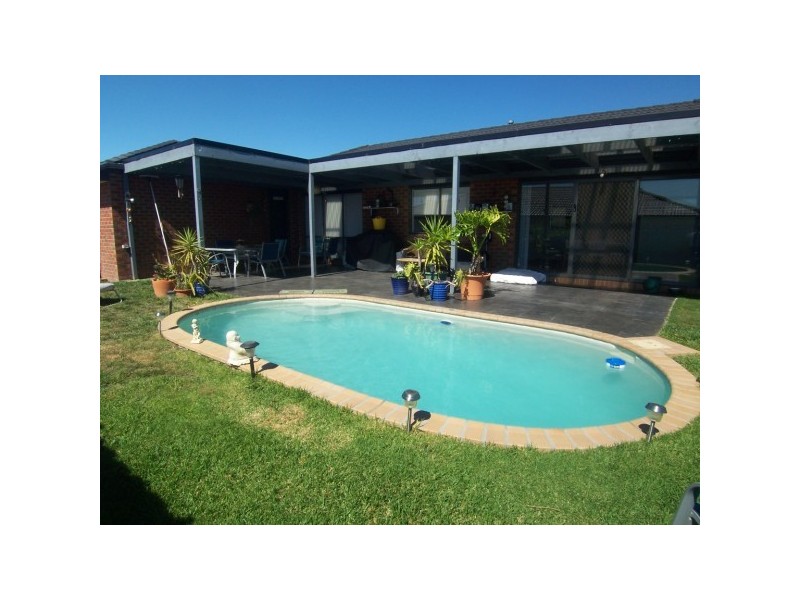 2 Petalnina Close, Somerville VIC 3912