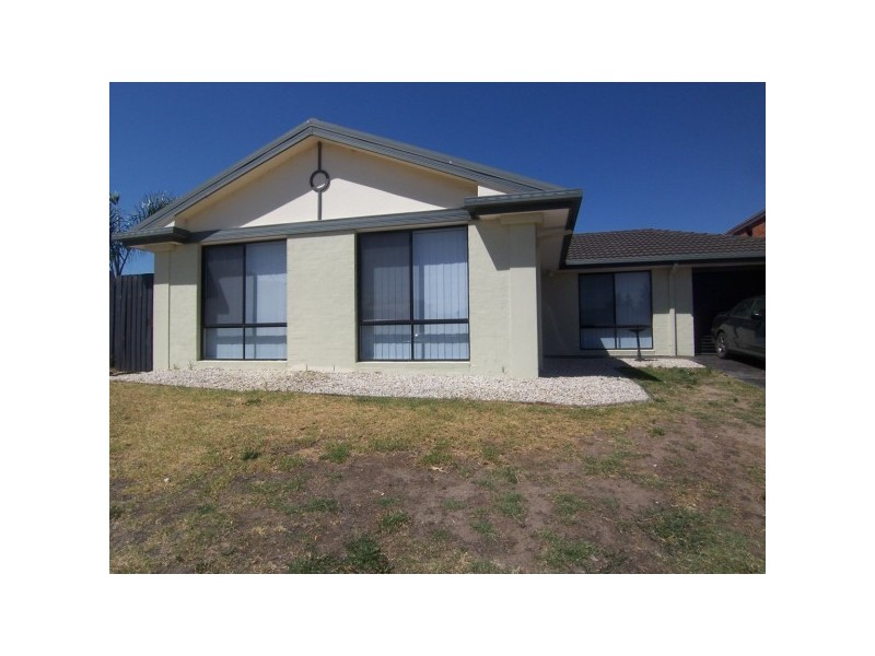 18 John Monash Drive, Skye VIC 3977