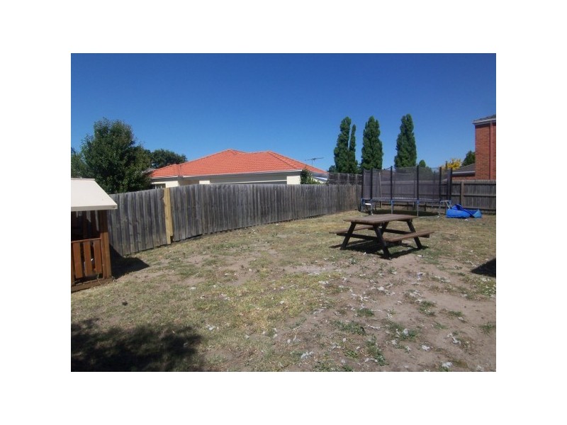 18 John Monash Drive, Skye VIC 3977