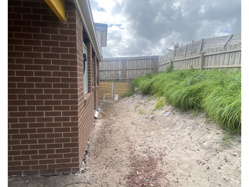 16 Pebble Beach Drive, Carrum Downs VIC 3201