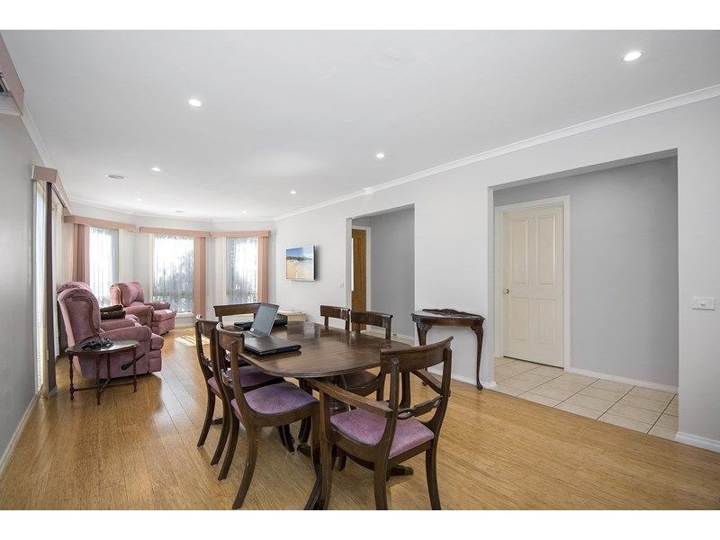 6 John Monash Drive, Skye VIC 3977