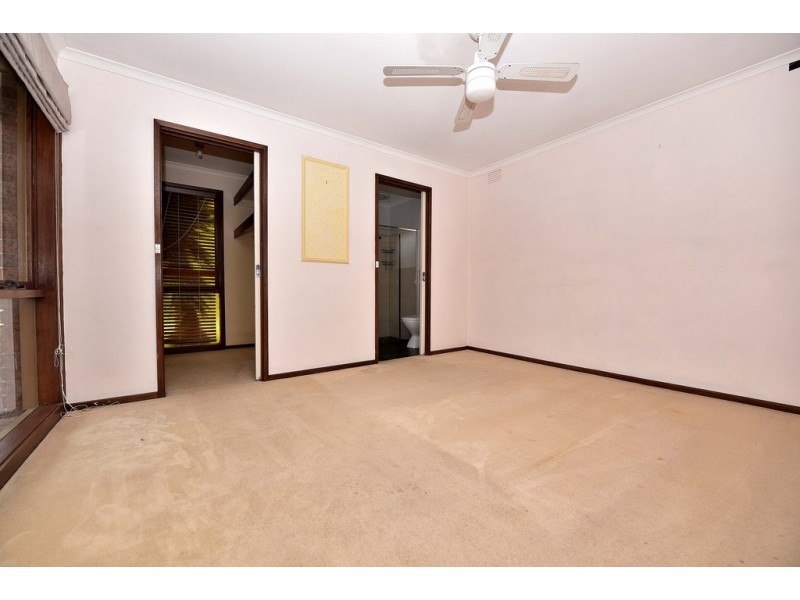 4 Brolga Court, Carrum Downs VIC 3201