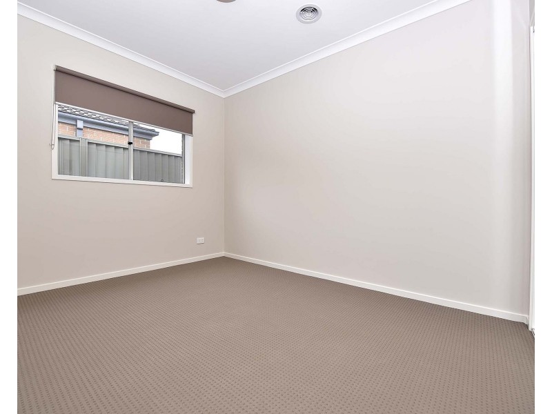 34 Tucker Boulevard, Carrum Downs VIC 3201