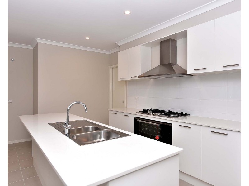 34 Tucker Boulevard, Carrum Downs VIC 3201