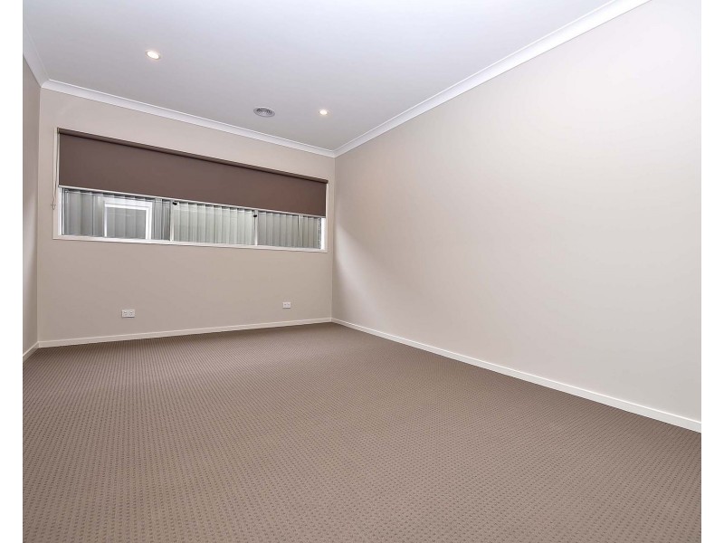 34 Tucker Boulevard, Carrum Downs VIC 3201