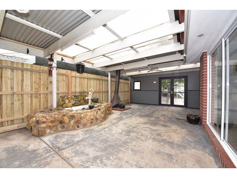 98 Rangeview Drive, Skye VIC 3977