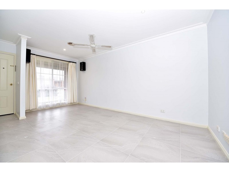 98 Rangeview Drive, Skye VIC 3977