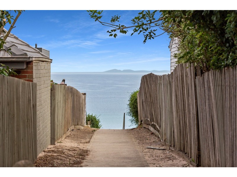 4/13 Cliff Road, Frankston VIC 3199