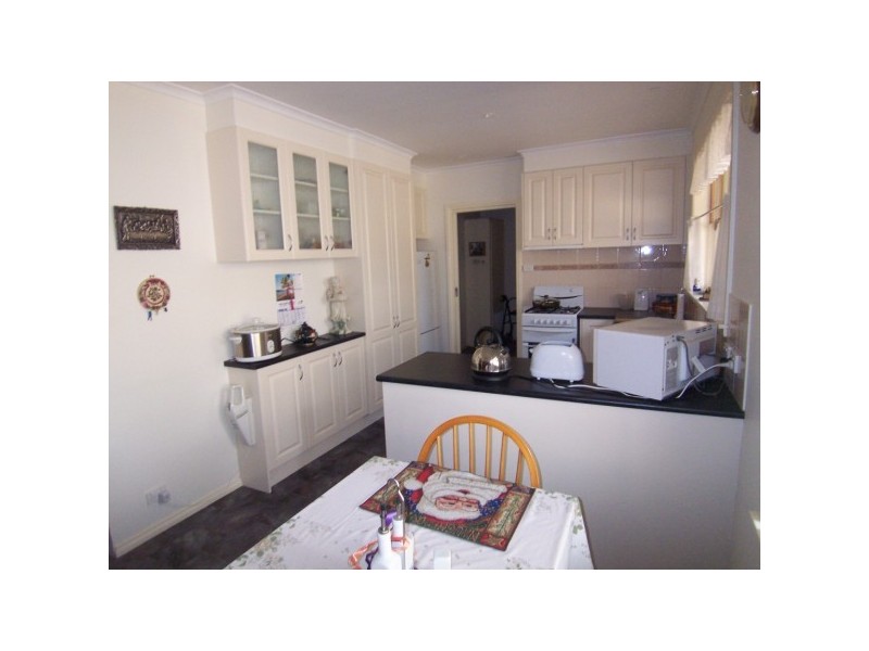 8 Poplar Street, Frankston North VIC 3200