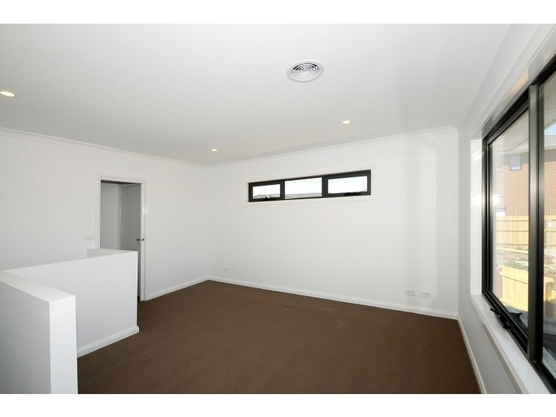 2 Butina Crest, Pakenham VIC 3810