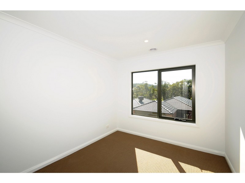 2 Butina Crest, Pakenham VIC 3810