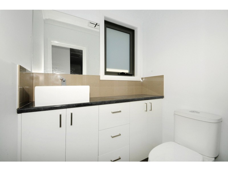 2 Butina Crest, Pakenham VIC 3810
