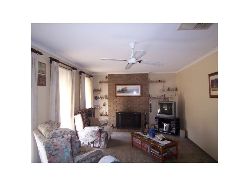 14 Honeyeater Place, Carrum Downs VIC 3201