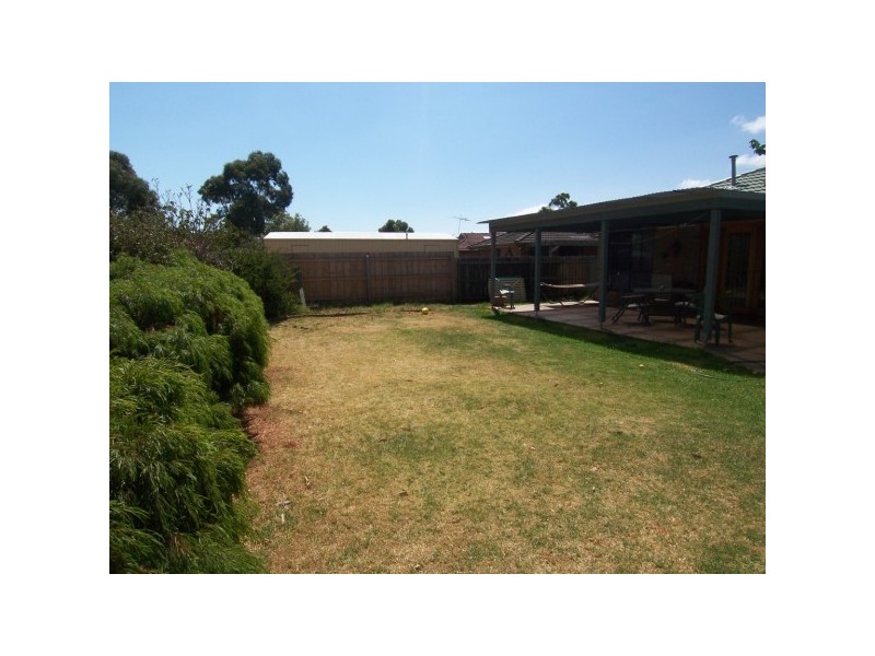 14 Honeyeater Place, Carrum Downs VIC 3201