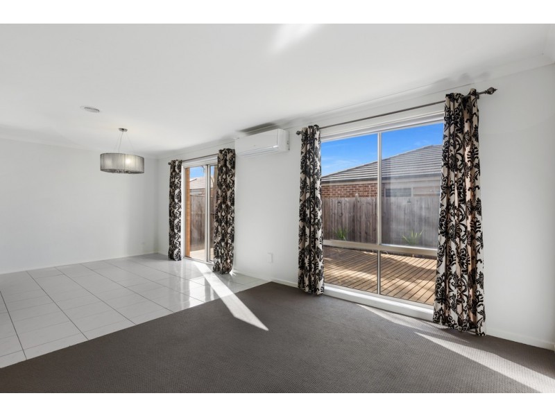 10 Heathfield Lane, Officer VIC 3809