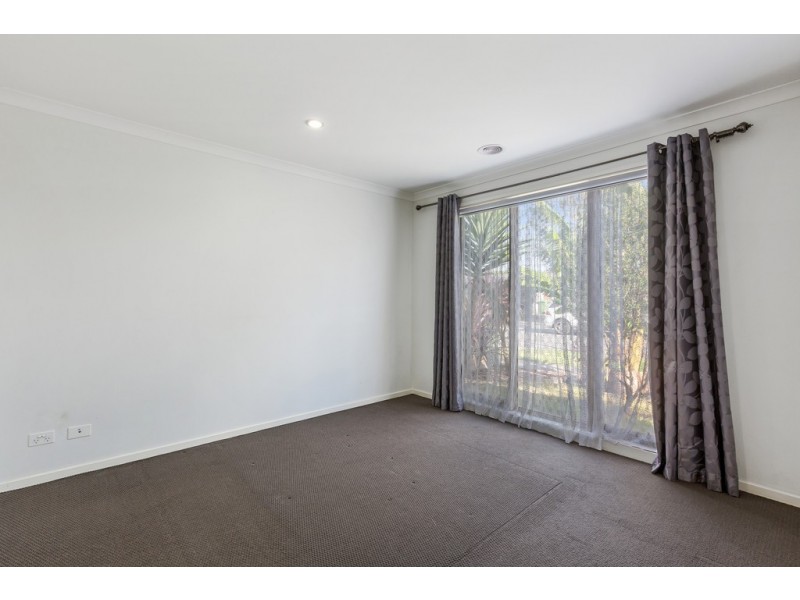 10 Heathfield Lane, Officer VIC 3809