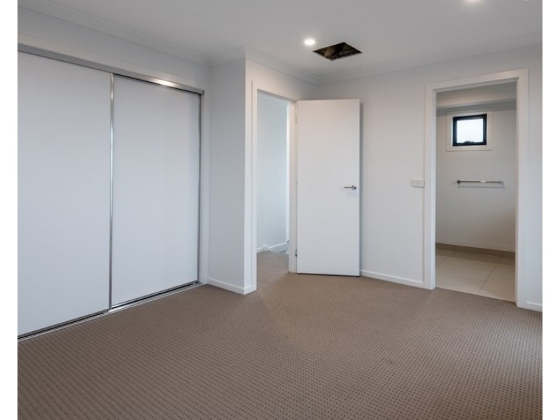 2/13 Gonis Crescent, Carrum Downs VIC 3201