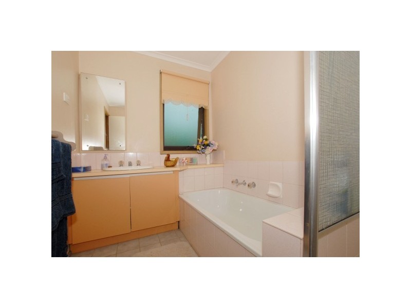 14 Tyntynder Drive, Carrum Downs VIC 3201