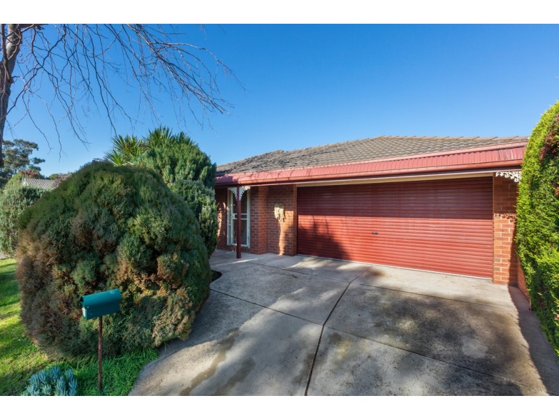 11 Parkside Mews, Cranbourne West VIC 3977