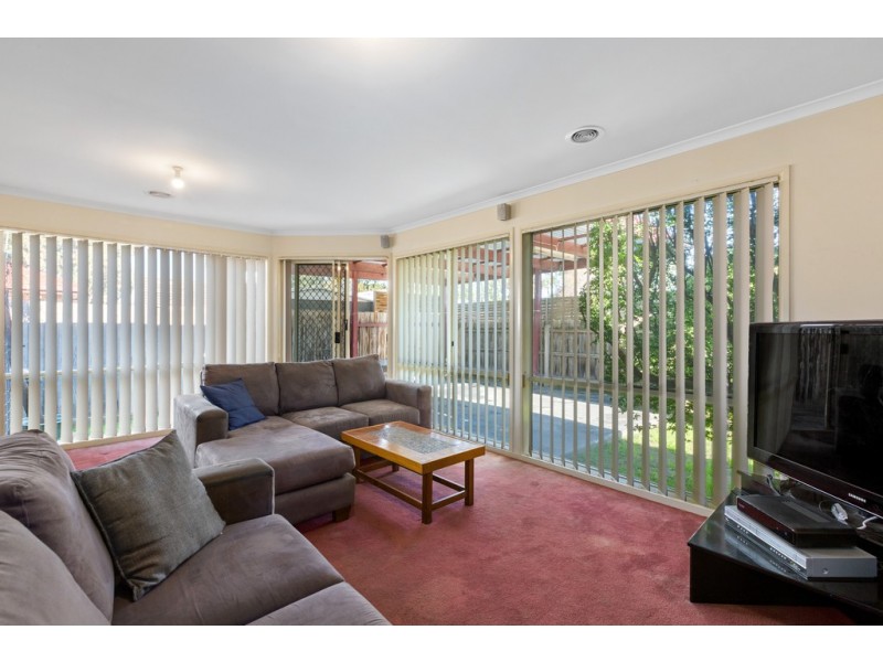 11 Parkside Mews, Cranbourne West VIC 3977