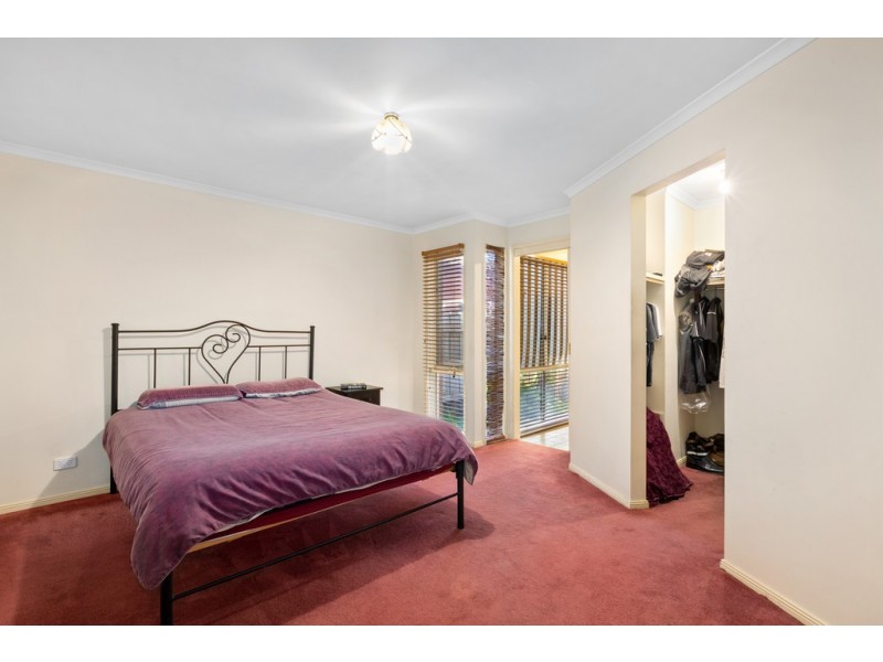 11 Parkside Mews, Cranbourne West VIC 3977