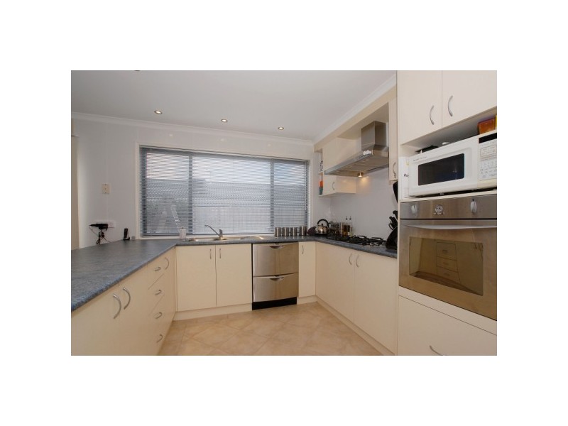11 Windsor Grange Court, Skye VIC 3977
