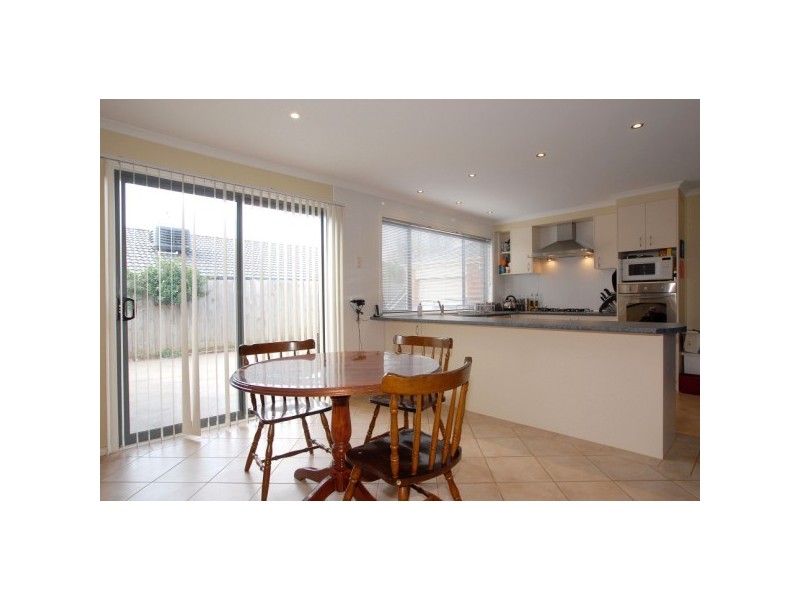 11 Windsor Grange Court, Skye VIC 3977