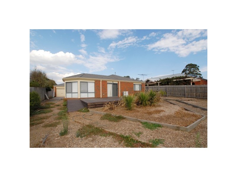 11 Windsor Grange Court, Skye VIC 3977