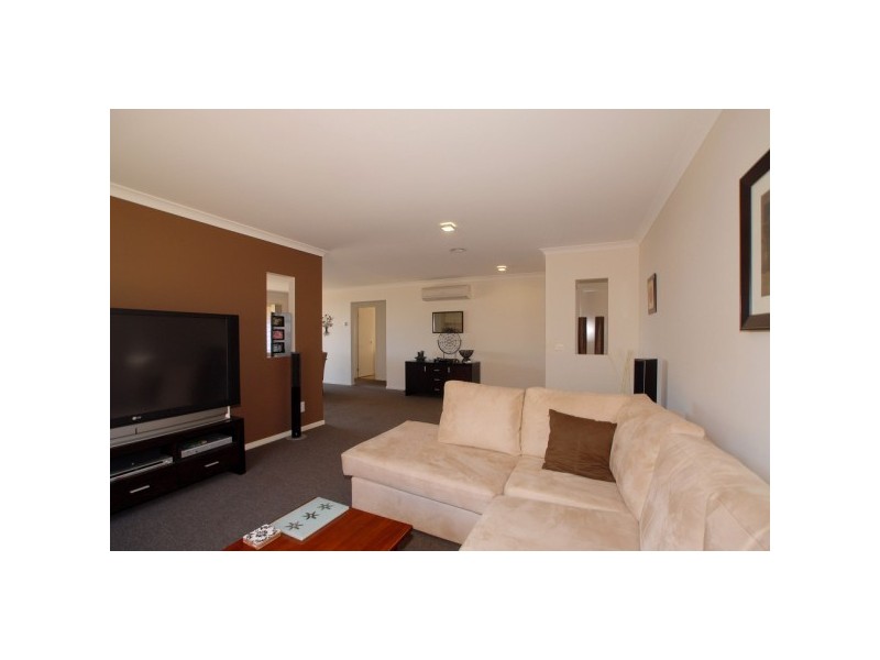 5 Arkley Close, Skye VIC 3977