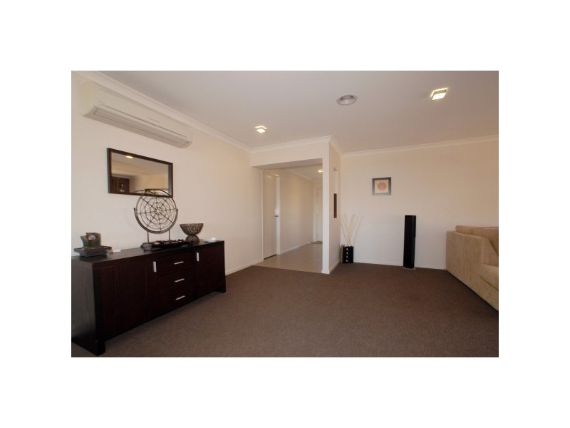 5 Arkley Close, Skye VIC 3977