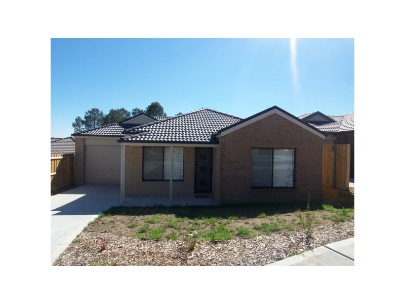 33 Pinewood Drive, Carrum Downs VIC 3201
