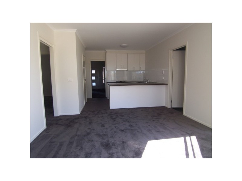 33 Pinewood Drive, Carrum Downs VIC 3201