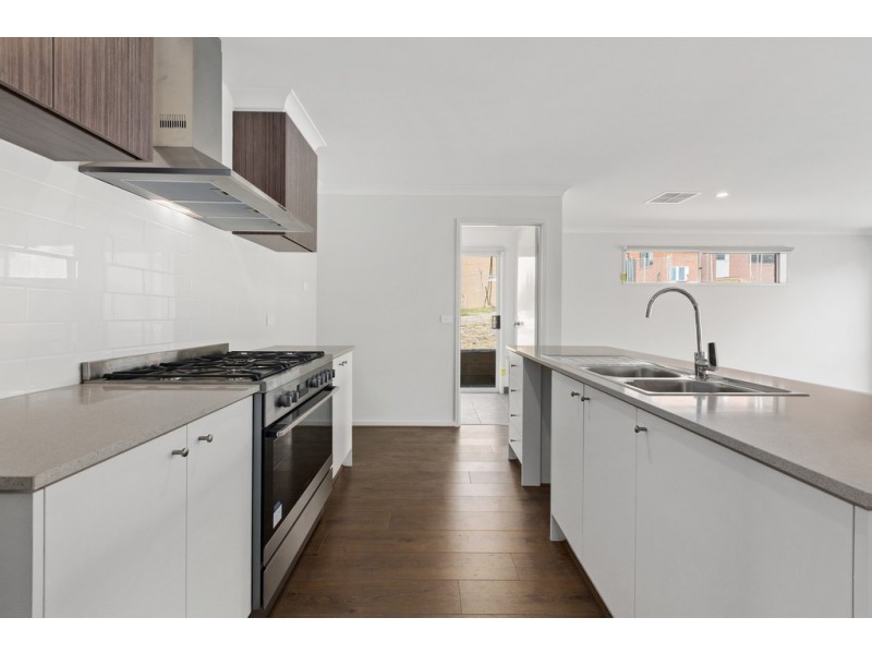 17 Frost Street, Carrum Downs VIC 3201