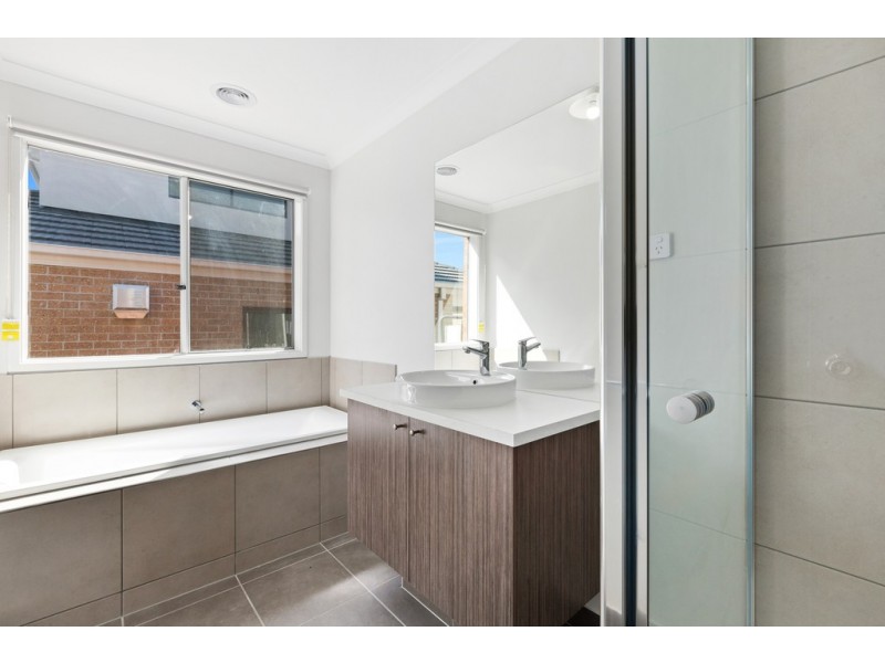 17 Frost Street, Carrum Downs VIC 3201