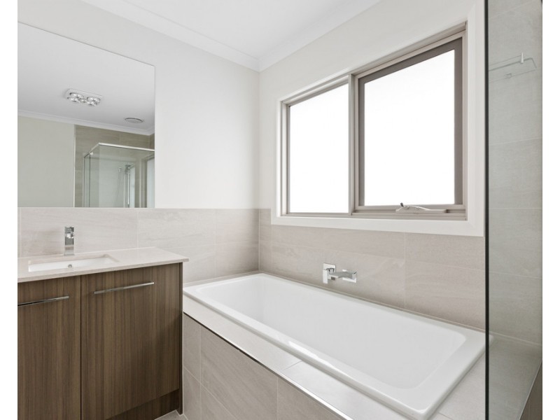 1 Abacus Lane, Cranbourne South VIC 3977