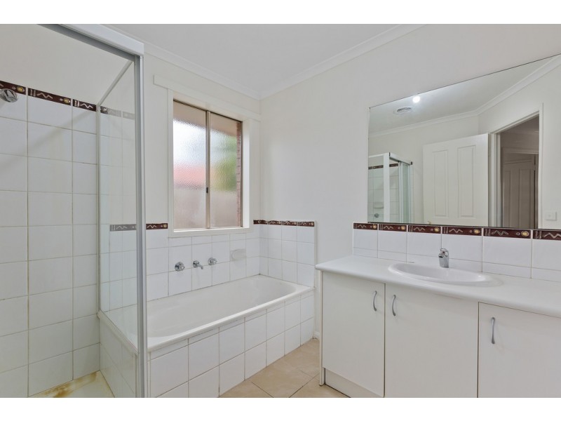 25 Natisone Place, Skye VIC 3977