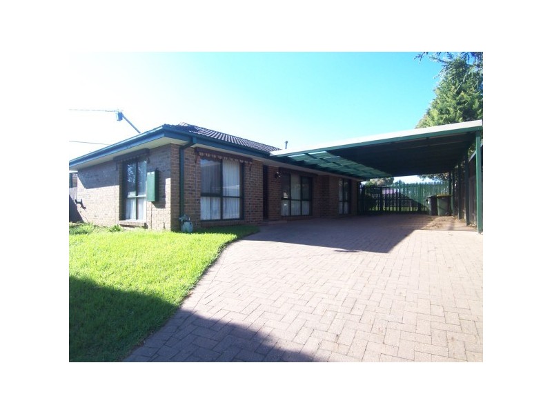 34 Greenwood Drive, Carrum Downs VIC 3201